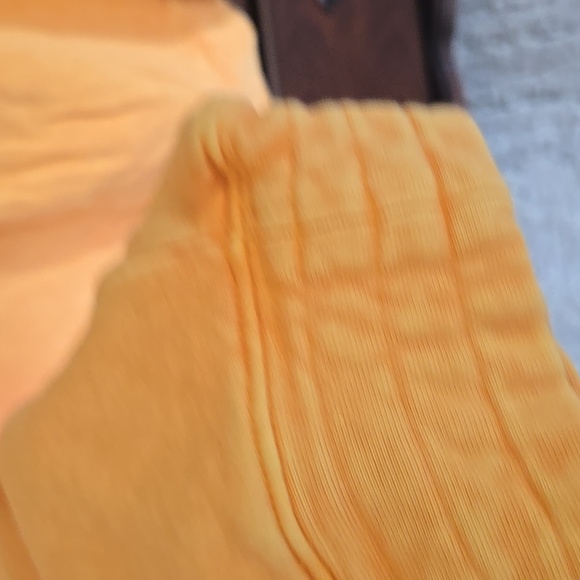 NWOT, Urban Daizy, Orange Long Sleeve Pullover Shirt, Sz M - Picture 3 of 5